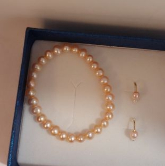 Gold Celebration Kids Pink Pearl Bracelet with Earrings. - Picture 5 of 7